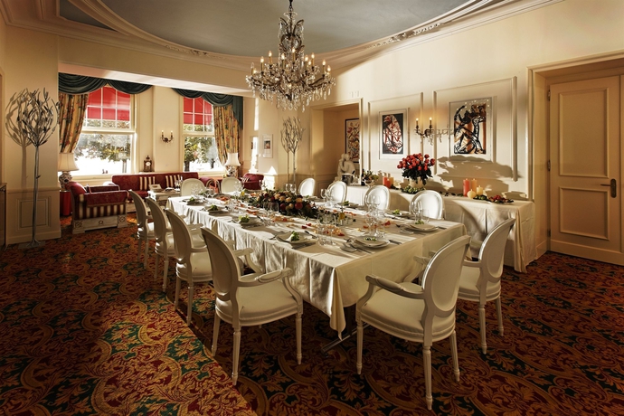 Imagen de los interiores del Hotel Grand National. Foto 15