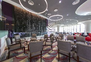 Imagen del bar/restaurante del Hotel Grand Neum. Foto 2