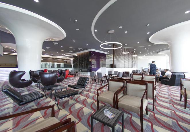 Imagen de los interiores del Hotel Grand Neum. Foto 23