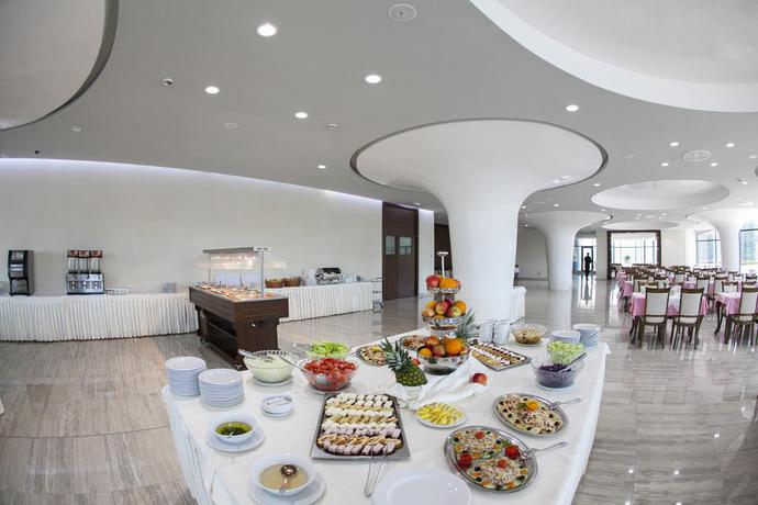 Imagen del bar/restaurante del Hotel Grand Neum. Foto 6