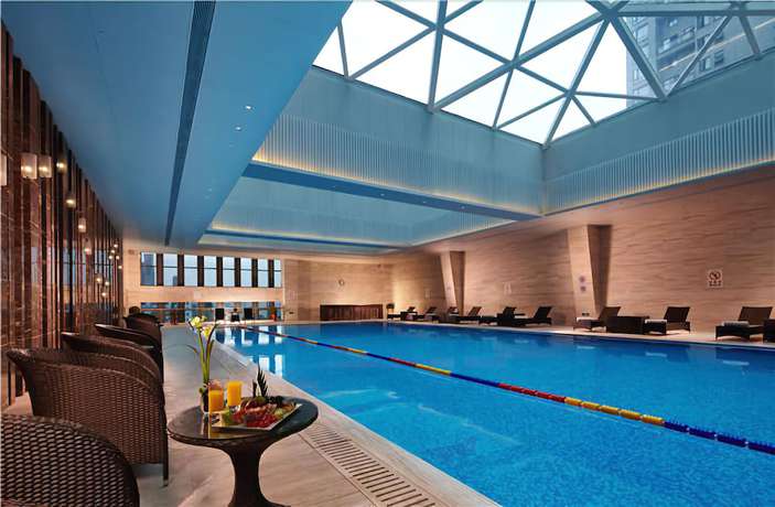 Imagen de la piscina del Hotel Grand New Century Hangzhou Sumtime. Foto 15