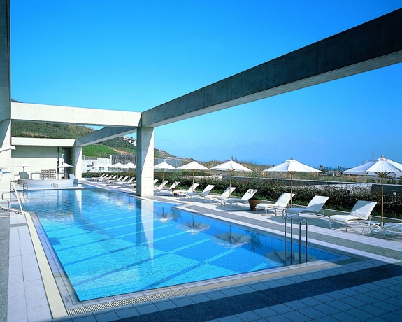 Imagen de la piscina del Hotel Grand Nikko Awaji. Foto 18
