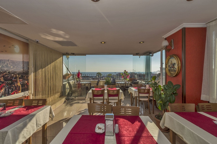 Imagen del bar/restaurante del Hotel Grand Ninova. Foto 6