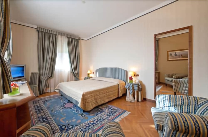 Imagen de la habitación del Hotel Grand Nizza Et Suisse. Foto 12