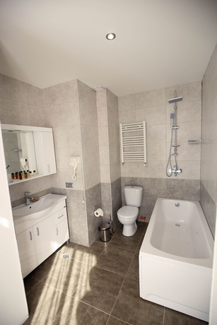 Imagen de la habitación del Hotel Grand Noel Bakuriani. Foto 10