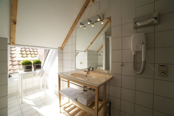 Imagen de la habitación del Hotel Grand Normandy. Foto 5