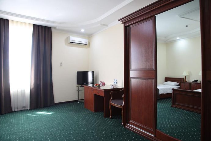 Imagen de la habitación del Hotel Grand Nur. Foto 5