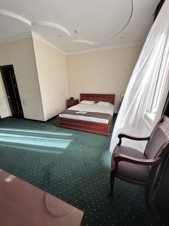 Imagen de la habitación del Hotel Grand Nur. Foto 6
