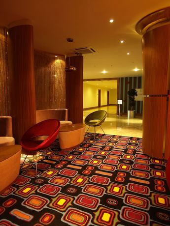 Imagen del bar/restaurante del Hotel Grand Nur Plaza Convention Center. Foto 3