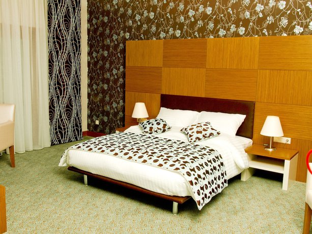 Imagen de la habitación del Hotel Grand Nur Plaza Convention Center. Foto 10