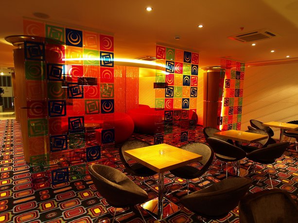 Imagen del bar/restaurante del Hotel Grand Nur Plaza Convention Center. Foto 6