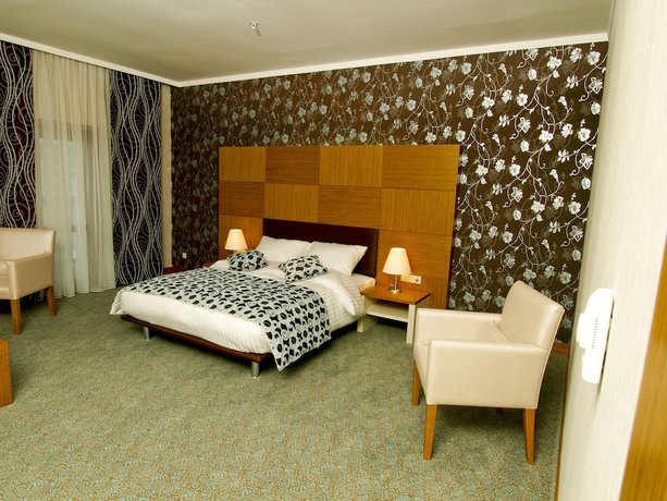 Imagen de la habitación del Hotel Grand Nur Plaza Convention Center. Foto 14