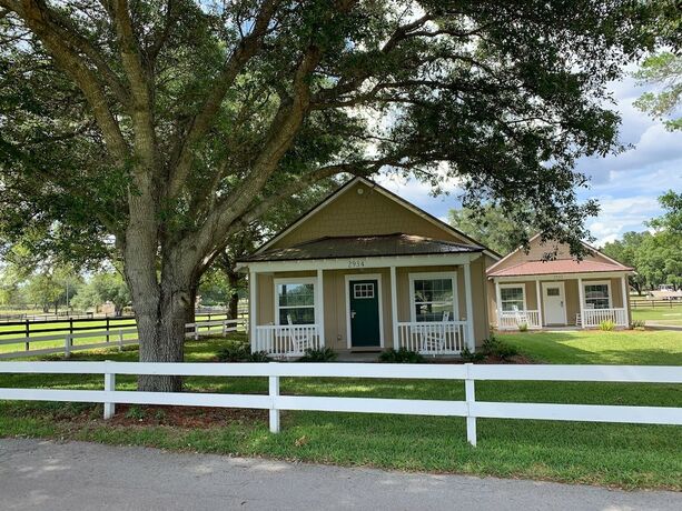 Imagen de la habitación del Hotel Grand Oaks Resort. Foto 17