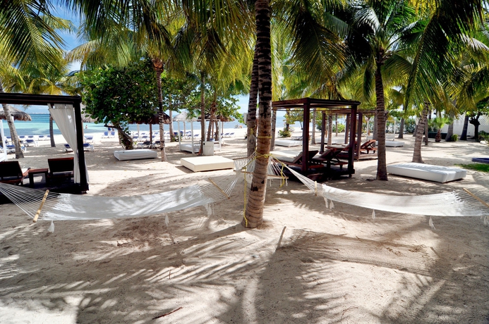 Imagen de los exteriores del Hotel Grand Oasis Palm All Inclusive. Foto 8