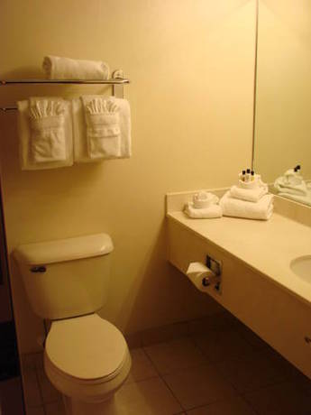 Imagen de la habitación del Hotel Grand Ocean City Oceanfront. Foto 10