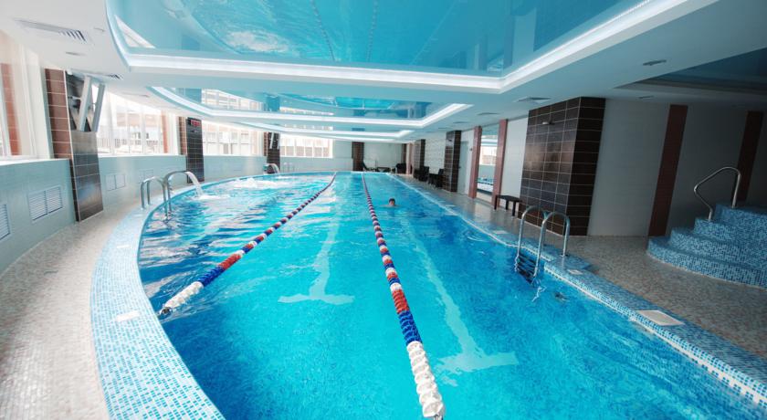 Imagen de la piscina del Hotel Grand Oka Premium. Foto 15
