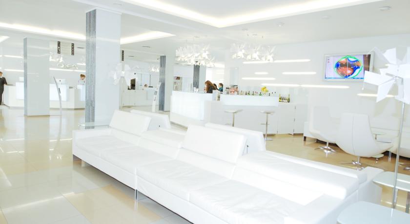 Imagen de los interiores del Hotel Grand Oka Premium. Foto 11
