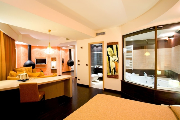 Imagen de la habitación del Hotel Grand Olimpo. Foto 4