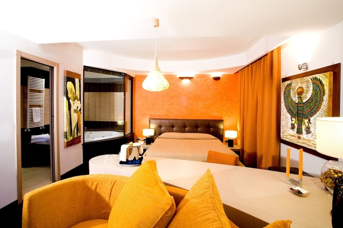 Imagen de la habitación del Hotel Grand Olimpo. Foto 12