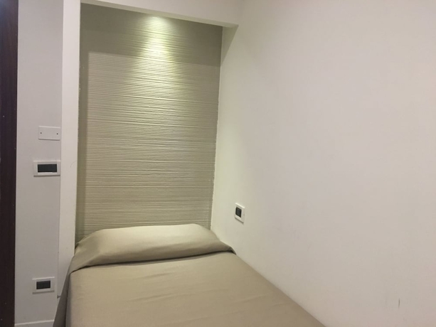 Imagen de la habitación del Hotel Grand Olympic. Foto 13