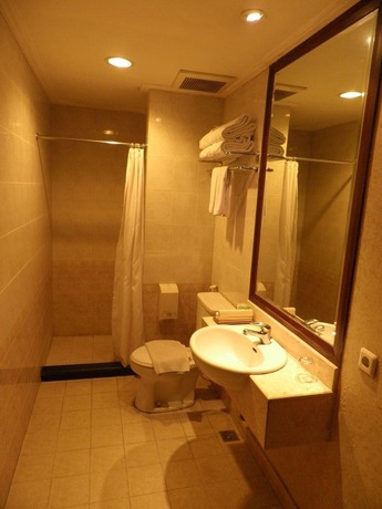Imagen de la habitación del Hotel Grand Orchid Solo. Foto 7