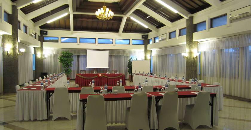 Imagen de los interiores del Hotel Grand Orchid Solo. Foto 18