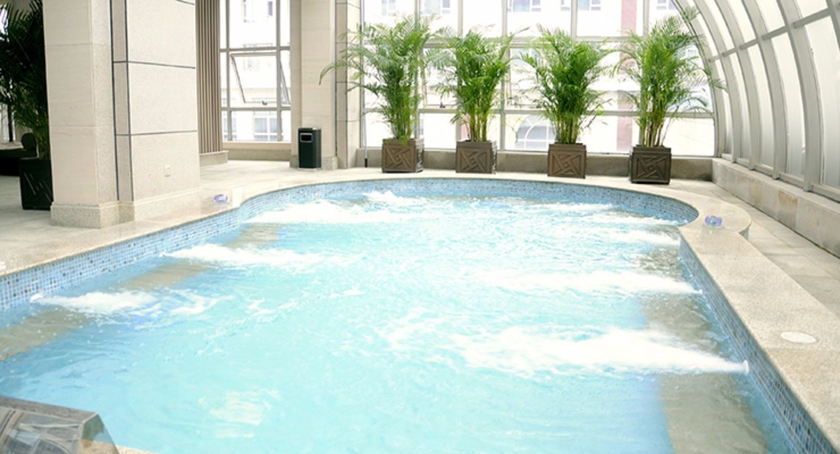 Imagen de la piscina del Hotel Grand Pacific Ningbo. Foto 18
