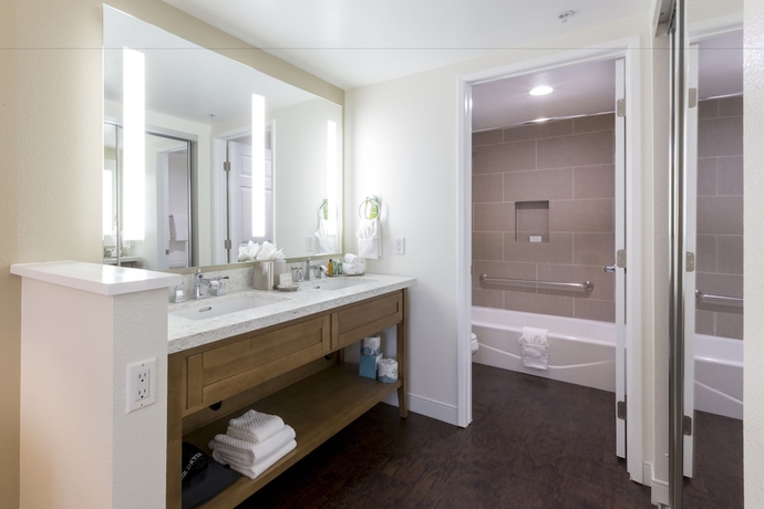 Imagen de la habitación del Hotel Grand Pacific Palisades. Foto 16