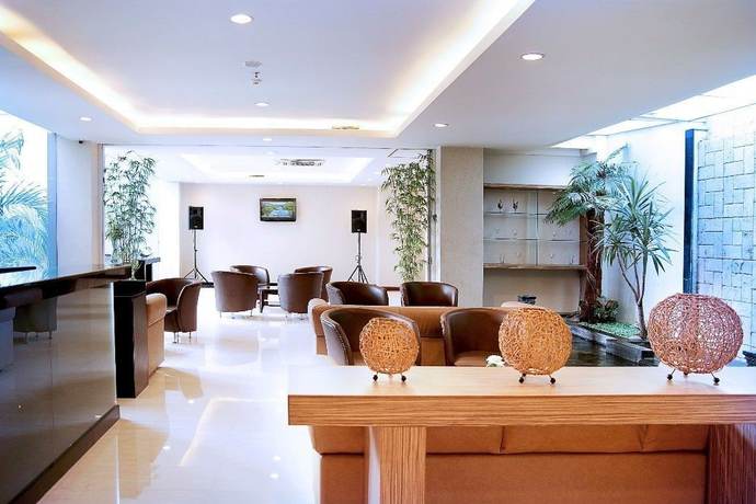 Imagen del bar/restaurante del Hotel Grand Pacific, Pasirkaliki. Foto 4