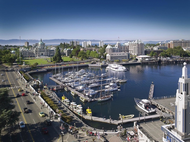 Imagen de la piscina del Hotel Grand Pacific, Victoria. Foto 15