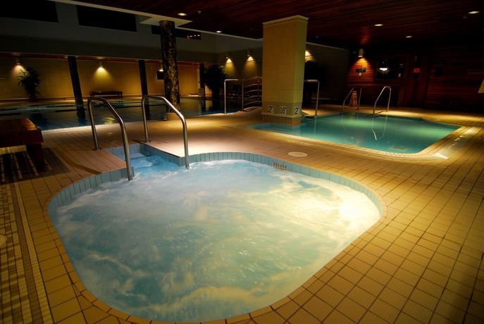 Imagen de la piscina del Hotel Grand Pacific, Victoria. Foto 16