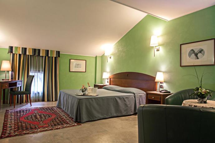 Imagen de la habitación del Hotel Grand Paestum. Foto 6