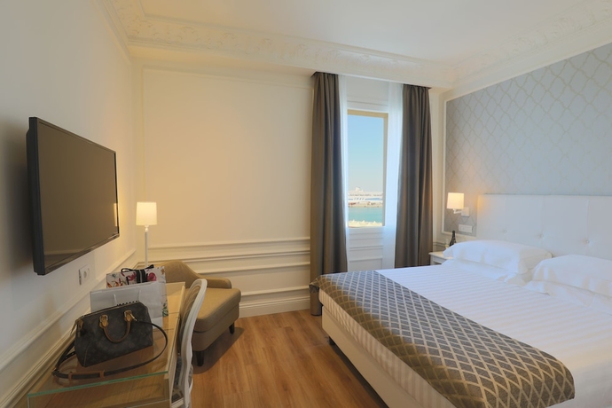 Imagen de la habitación del Hotel Grand Palace, ANCONA. Foto 12