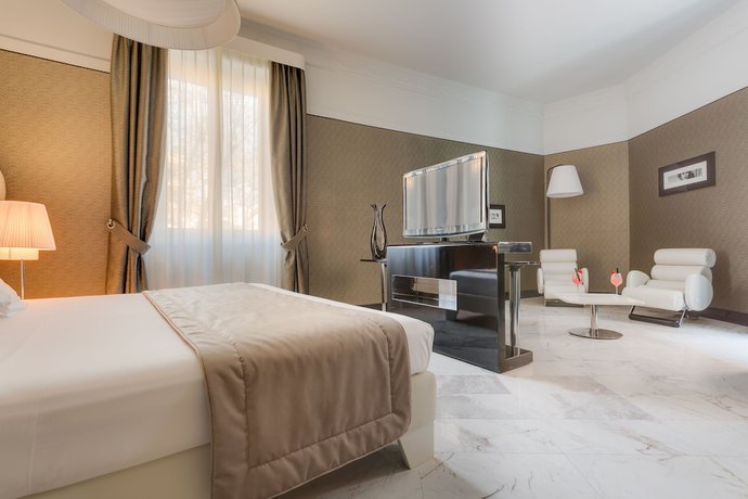 Imagen de la habitación del Hotel Grand Palace. Foto 3