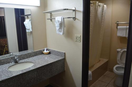 Imagen de la habitación del Hotel Grand Palace Inn. Foto 5
