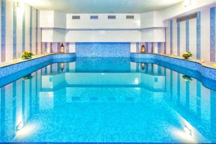 Imagen de la piscina del Hotel Grand Palace, Tesalonica. Foto 6