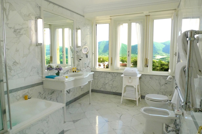Imagen de la habitación del Hotel Grand Palazzo Della Fonte. Foto 3
