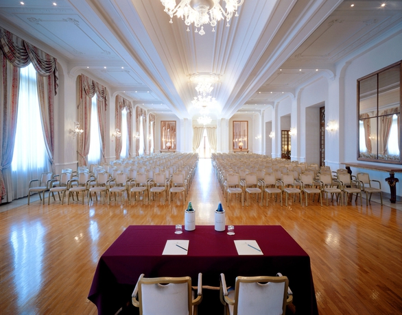 Imagen de los interiores del Hotel Grand Palazzo Della Fonte. Foto 16