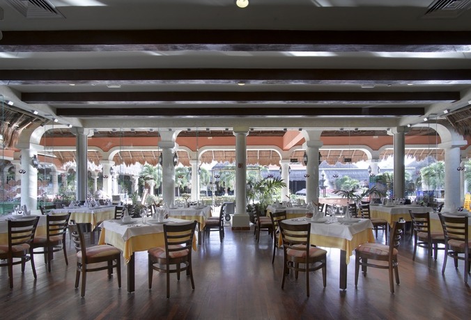 Imagen del bar/restaurante del Hotel Grand Palladium Colonial Resort and Spa All Inclusive. Foto 6