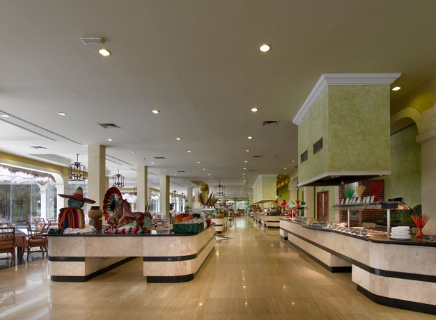 Imagen del bar/restaurante del Hotel Grand Palladium Colonial Resort and Spa All Inclusive. Foto 10