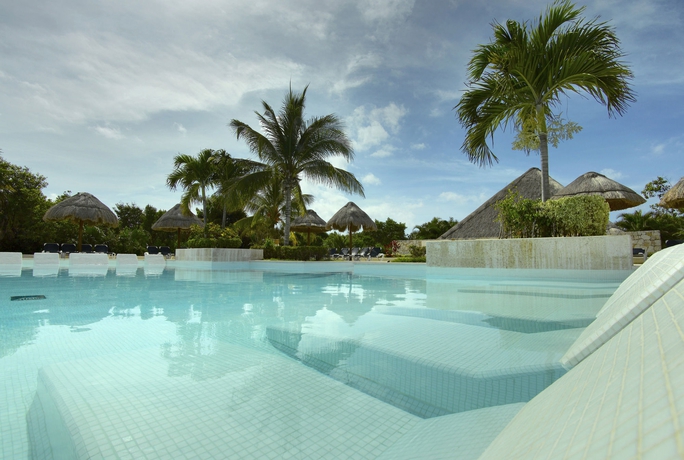 Imagen de la piscina del Hotel Grand Palladium Colonial Resort and Spa All Inclusive. Foto 13