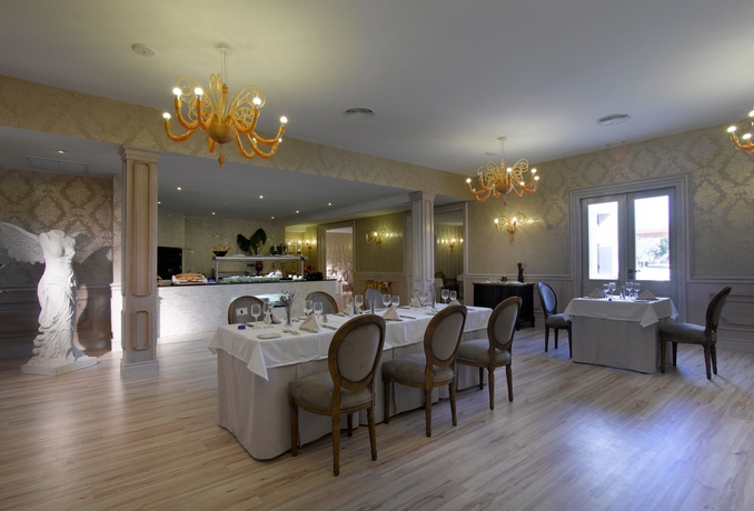 Imagen del bar/restaurante del Hotel Grand Palladium White Island Resort and Spa - All Inclusive. Foto 4