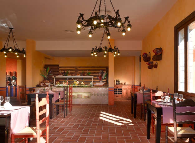 Imagen del bar/restaurante del Hotel Grand Palladium White Island Resort and Spa - All Inclusive. Foto 7