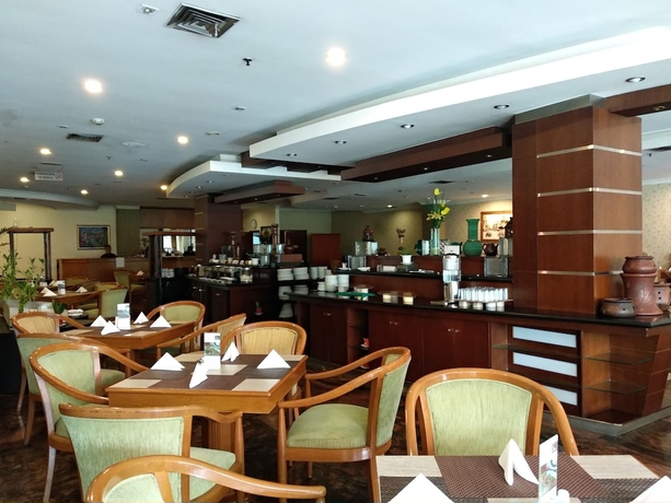 Imagen del bar/restaurante del Hotel Grand Pangrango. Foto 3