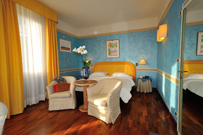 Imagen de la habitación del Hotel Grand Panoramic. Foto 7