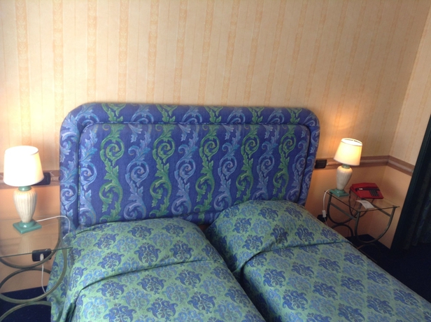 Imagen de la habitación del Hotel Grand Panoramic. Foto 14