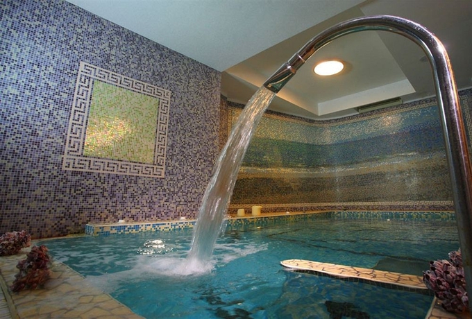 Imagen de la piscina del Hotel Grand Paradiso. Foto 5
