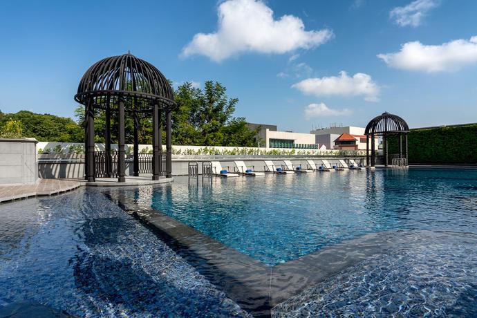 Imagen de la piscina del Hotel Grand Park City Hall. Foto 13