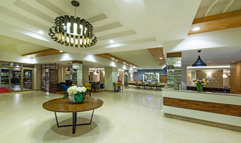 Imagen del bar/restaurante del Hotel Grand Park Lara. Foto 3