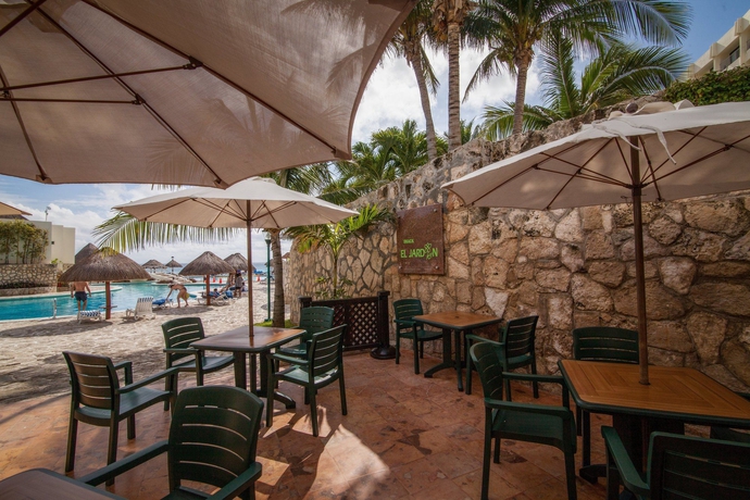 Imagen del bar/restaurante del Hotel Grand Park Royal Cancun. Foto 3